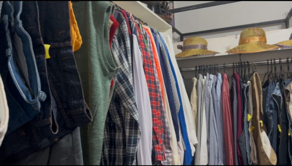 Utiliza-se mais de 5 mil litros para a fabricação de apenas uma calça jeans. Foto: Inara Silva