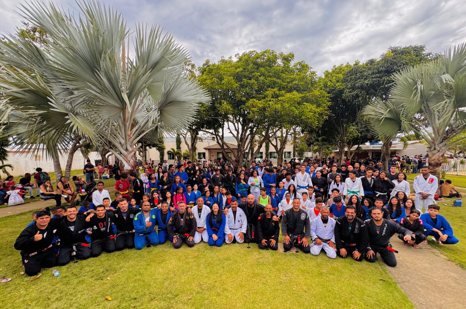 Alunos do Projeto Social Lutando pela Fé